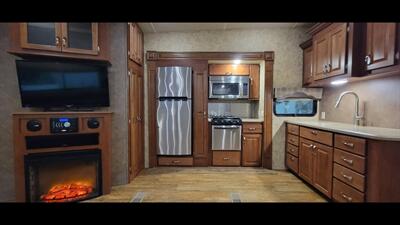 2015 Forest river Cedar creek 37bh   - Photo 15 - Aurora, MO 65605