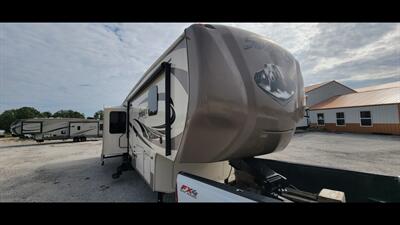 2015 Forest river Cedar creek 37bh   - Photo 3 - Aurora, MO 65605