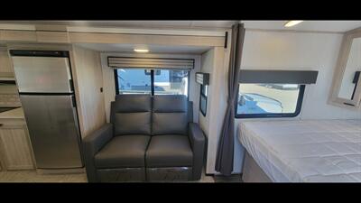 2022 CRUISER SHADOW CRUISER 228 RKS   - Photo 18 - Aurora, MO 65605