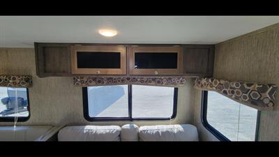 2019 DUTCHMEN COLEMAN 337BH   - Photo 17 - Aurora, MO 65605