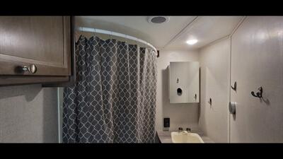 2019 DUTCHMEN COLEMAN 337BH   - Photo 37 - Aurora, MO 65605