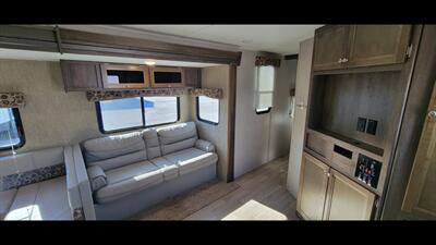 2019 DUTCHMEN COLEMAN 337BH   - Photo 14 - Aurora, MO 65605