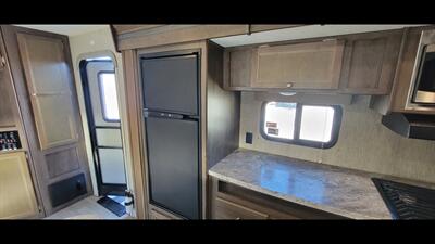 2019 DUTCHMEN COLEMAN 337BH   - Photo 25 - Aurora, MO 65605