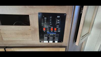 2019 DUTCHMEN COLEMAN 337BH   - Photo 46 - Aurora, MO 65605