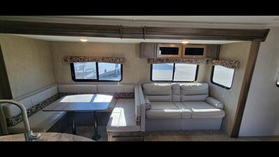 2019 DUTCHMEN COLEMAN 337BH   - Photo 15 - Aurora, MO 65605