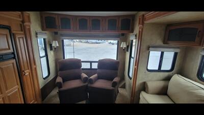 2009 KEYSTONE MONTANA 3075RL   - Photo 21 - Aurora, MO 65605