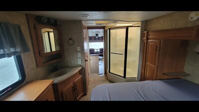 2009 KEYSTONE MONTANA 3075RL   - Photo 44 - Aurora, MO 65605