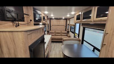 2018 JAYCO JAY FEATHER 22BHM   - Photo 6 - Aurora, MO 65605