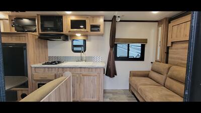 2018 JAYCO JAY FEATHER 22BHM   - Photo 4 - Aurora, MO 65605