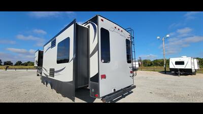 2016 KEYSTONE AVALANCHE 300 RE - Photo 6 - Aurora, MO 65605