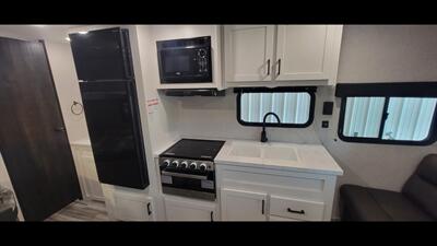 2024 JAYCO JAYFLIGHT SLX 260BH   - Photo 33 - Aurora, MO 65605
