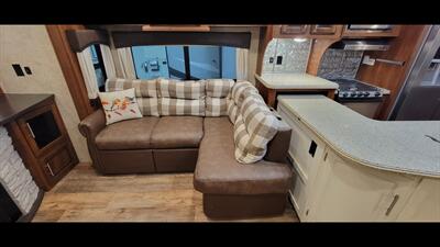 2017 JAYCO EAGLE 327 CKTS   - Photo 19 - Aurora, MO 65605