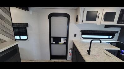 2022 KZ SPORTSMEN 271BHKSE   - Photo 5 - Aurora, MO 65605