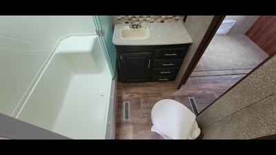 2016 JAYCO EAGLE 338RETS   - Photo 27 - Aurora, MO 65605