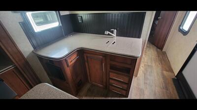 2016 JAYCO EAGLE 338RETS   - Photo 12 - Aurora, MO 65605