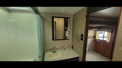 2016 JAYCO EAGLE 338RETS   - Photo 28 - Aurora, MO 65605