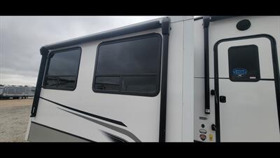 2023 Keystone Cougar 355 FBS - Photo 58 - Aurora, MO 65605