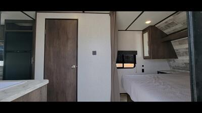 2020 COLEMAN LANTERN 202RD   - Photo 10 - Aurora, MO 65605