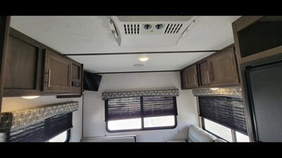 2020 COLEMAN LANTERN 202RD   - Photo 26 - Aurora, MO 65605