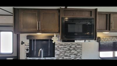 2020 COLEMAN LANTERN 202RD   - Photo 23 - Aurora, MO 65605