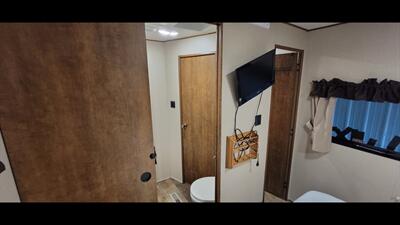 2017 CROSSROADS ZINGER 33BH   - Photo 44 - Aurora, MO 65605