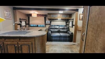 2017 CROSSROADS ZINGER 33BH   - Photo 10 - Aurora, MO 65605