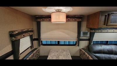 2017 CROSSROADS ZINGER 33BH   - Photo 25 - Aurora, MO 65605