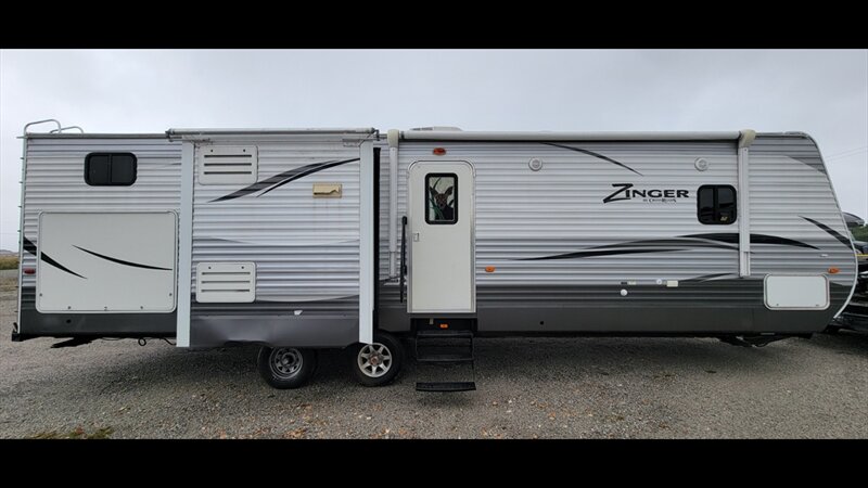 2017 CROSSROADS ZINGER 33BH  