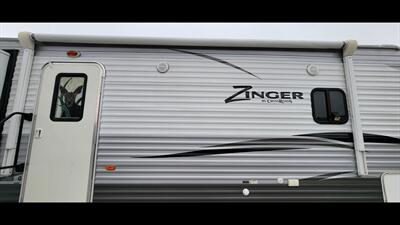 2017 CROSSROADS ZINGER 33BH   - Photo 48 - Aurora, MO 65605