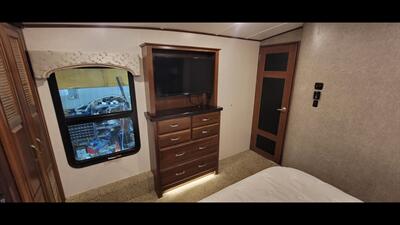 2017 JAYCO PINNACLE 36RSQS - Photo 42 - Aurora, MO 65605