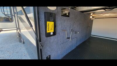 2017 JAYCO PINNACLE 36RSQS - Photo 51 - Aurora, MO 65605