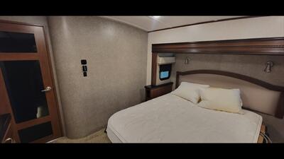 2017 JAYCO PINNACLE 36RSQS - Photo 41 - Aurora, MO 65605