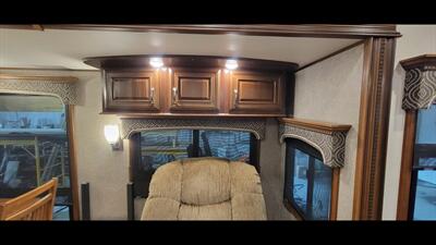 2017 JAYCO PINNACLE 36RSQS - Photo 24 - Aurora, MO 65605