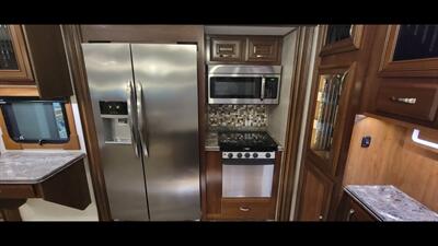 2017 JAYCO PINNACLE 36RSQS - Photo 15 - Aurora, MO 65605