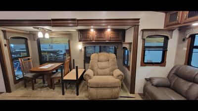 2017 JAYCO PINNACLE 36RSQS - Photo 22 - Aurora, MO 65605