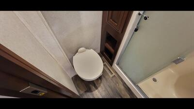 2017 JAYCO PINNACLE 36RSQS - Photo 35 - Aurora, MO 65605