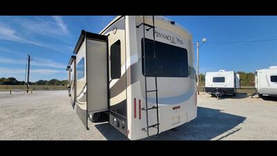 2017 JAYCO PINNACLE 36RSQS - Photo 5 - Aurora, MO 65605