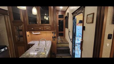 2017 JAYCO PINNACLE 36RSQS - Photo 27 - Aurora, MO 65605