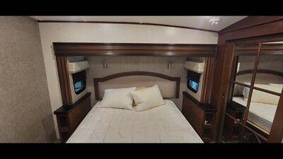 2017 JAYCO PINNACLE 36RSQS - Photo 39 - Aurora, MO 65605