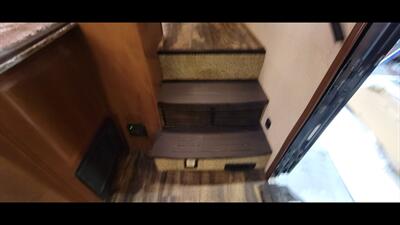 2017 JAYCO PINNACLE 36RSQS - Photo 28 - Aurora, MO 65605