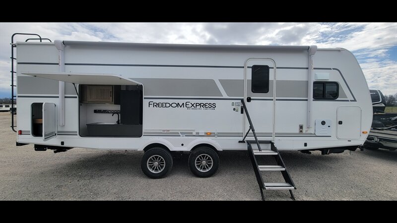 2025 COACHMEN FREEDOM EXPRESS 259FKDS  