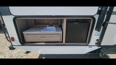 2021 COACHMEN FREEDOM EXPRESS 287BHDS   - Photo 9 - Aurora, MO 65605