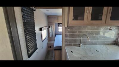 2021 COACHMEN FREEDOM EXPRESS 287BHDS   - Photo 32 - Aurora, MO 65605
