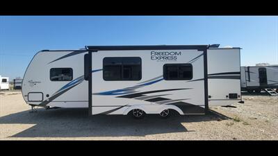 2021 COACHMEN FREEDOM EXPRESS 287BHDS   - Photo 6 - Aurora, MO 65605
