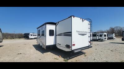 2021 COACHMEN FREEDOM EXPRESS 287BHDS   - Photo 7 - Aurora, MO 65605
