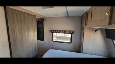 2021 COACHMEN FREEDOM EXPRESS 287BHDS   - Photo 36 - Aurora, MO 65605