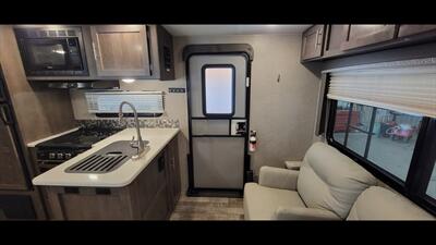 2019 Rockwood Ultra lite 2604ws   - Photo 13 - Aurora, MO 65605