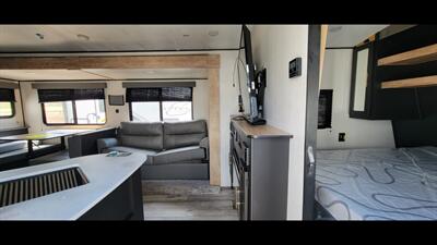 2022 KEYSTONE SPRINGDALE 282BH   - Photo 5 - Aurora, MO 65605