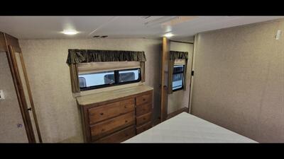 2016 KEYSTONE SPRINTER 298 FWRLS   - Photo 43 - Aurora, MO 65605