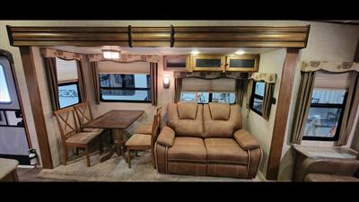 2016 KEYSTONE SPRINTER 298 FWRLS   - Photo 25 - Aurora, MO 65605
